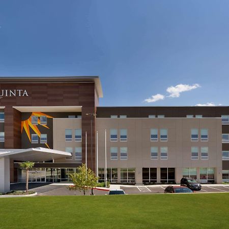 La Quinta Inn & Suites By Wyndham San Antonio Seaworld Lafb Esterno foto