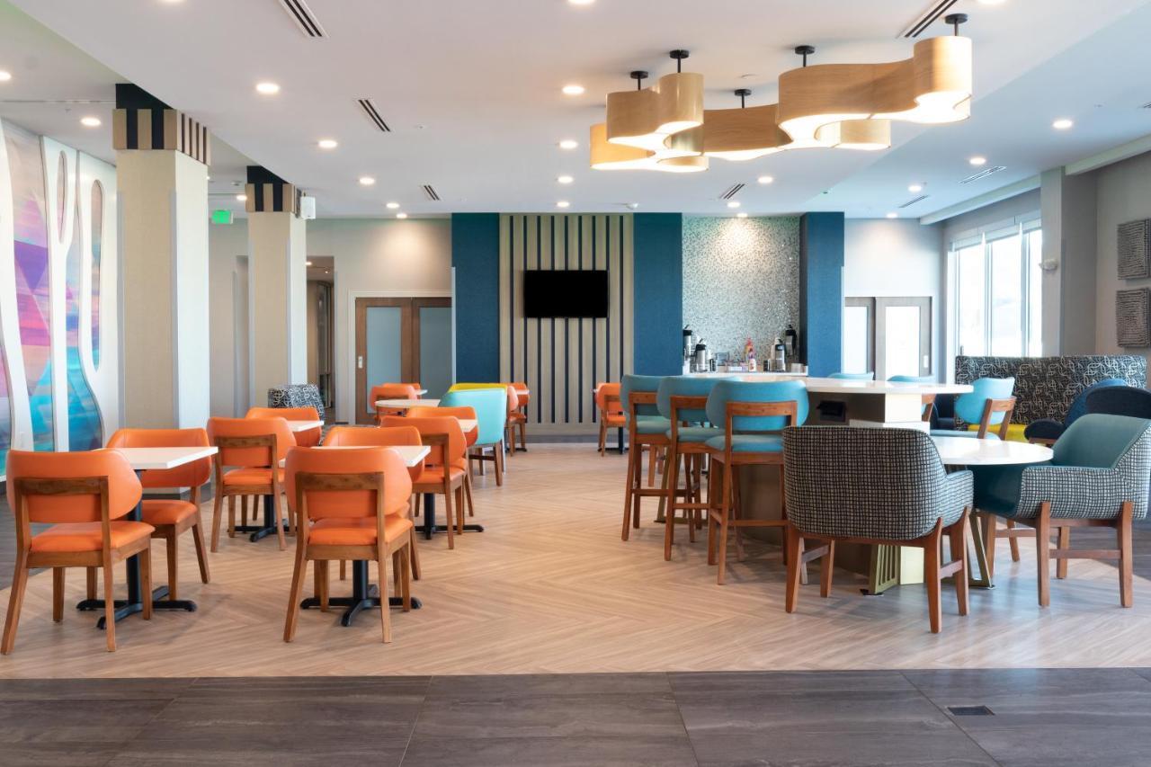 La Quinta Inn & Suites By Wyndham San Antonio Seaworld Lafb Esterno foto