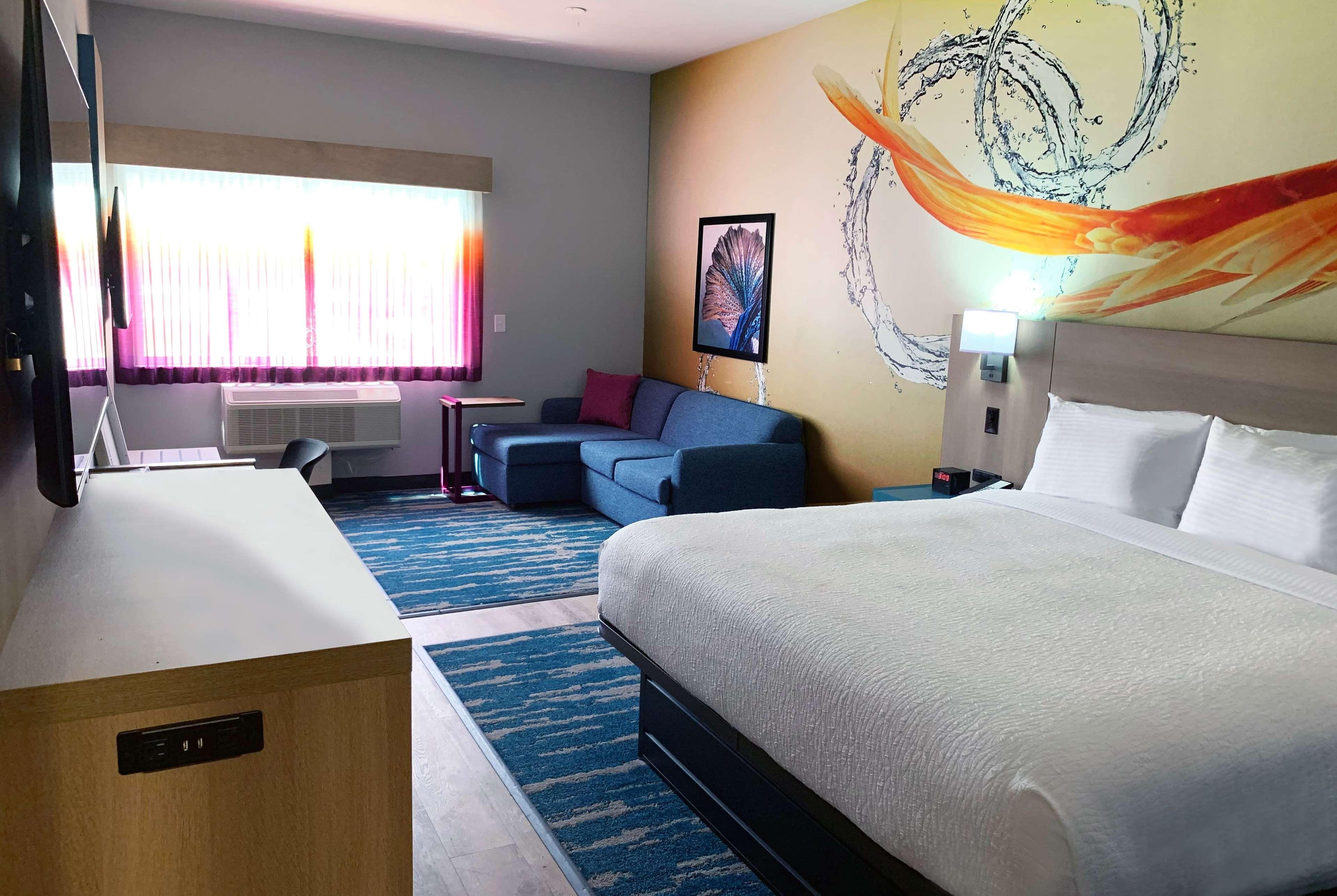La Quinta Inn & Suites By Wyndham San Antonio Seaworld Lafb Esterno foto