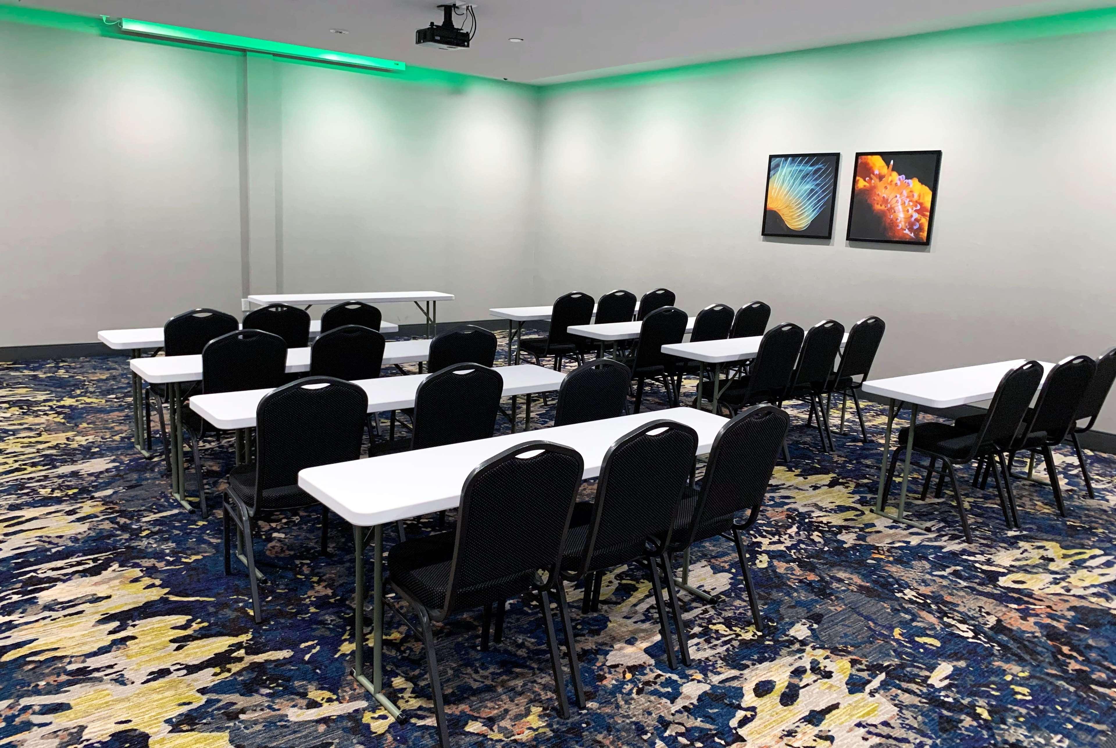 La Quinta Inn & Suites By Wyndham San Antonio Seaworld Lafb Esterno foto
