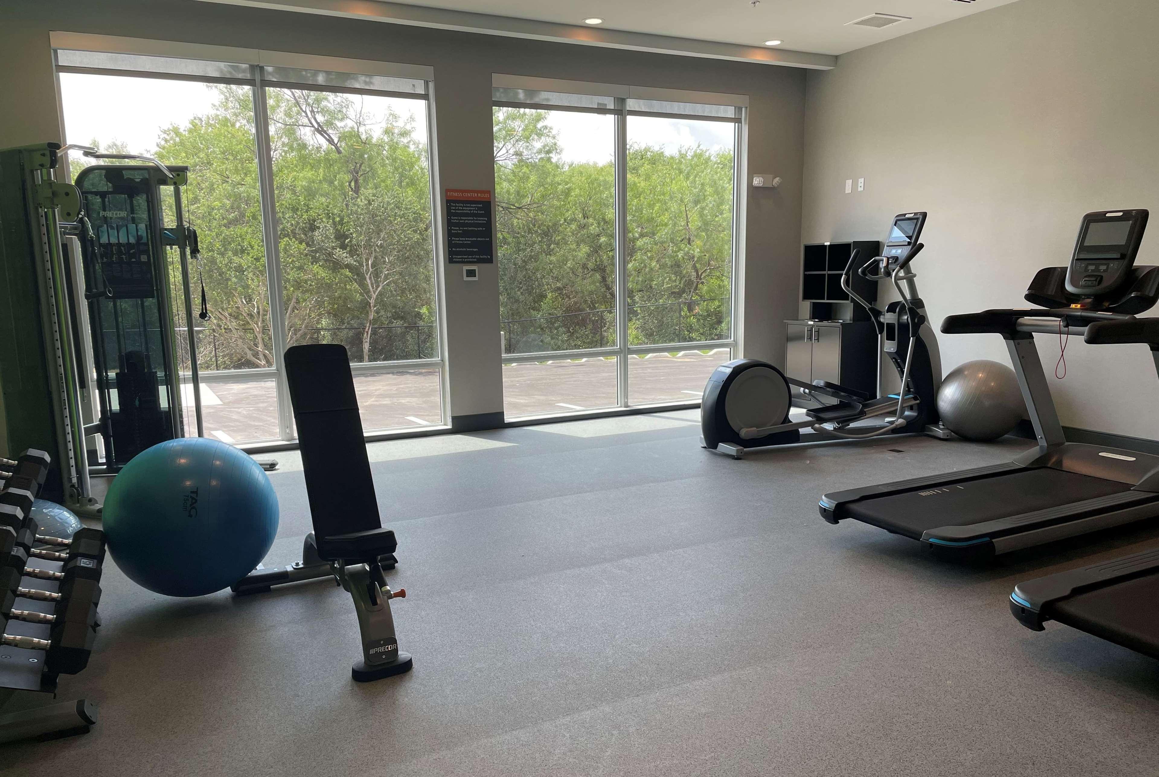La Quinta Inn & Suites By Wyndham San Antonio Seaworld Lafb Esterno foto